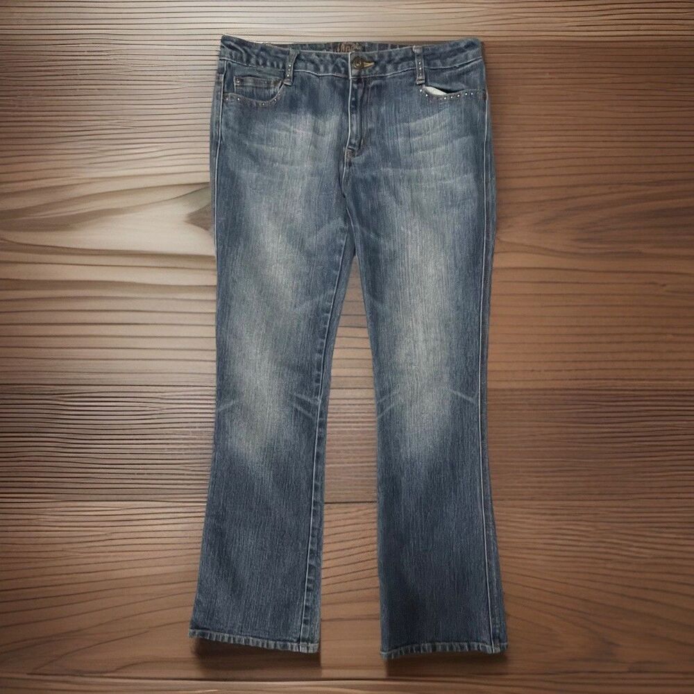 Y2K Southpole Jeans Women’s Size 11 Medium Wash Low Rise Denim SPJ Embroidered